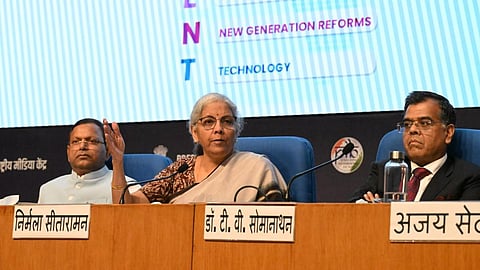 பழைய வரி விகிதம் ரத்து செய்யப்படுமா? - மத்திய நிதியமைச்சர் நிர்மலா சீதாராமன் பதில்