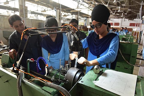 ஐடிஐ மாணவிகள் | கோப்புப் படம்