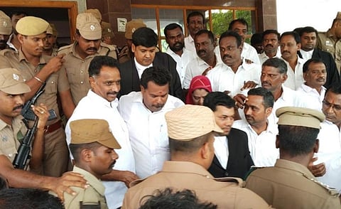 மற்றொரு வழக்கில் முன்னாள் அமைச்சர் எம்.ஆர்.விஜயபாஸ்கருக்கு ஒருநாள் போலீஸ் காவல்