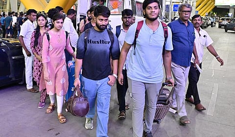 வங்கதேசத்தில் இருந்து மேலும் 42 தமிழக மாணவர்கள் சென்னை வருகை