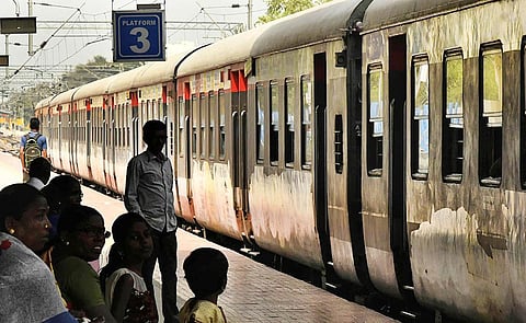 சென்னை | ரயில் நிலையங்களில் மோதலை தடுக்க ஒலிபெருக்கி மூலமாக போலீஸார் எச்சரிக்கை