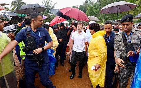 வயநாடு நிலச்சரிவில் பாதிக்கப்பட்ட மக்களுக்கு ராகுல், பிரியங்கா காந்தி நேரில் ஆறுதல்