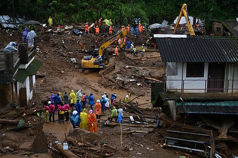வயநாடு நிலச்சரிவு: 4-ம் நாள் தேடுதலில் உயிருடன் மீட்கப்பட்ட குடும்பம்