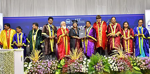 “உயர் கல்வி விகிதத்தை உயர்த்த அரசுடன் தனியார் நிறுவனங்கள் கைகோக்க வேண்டும்” - தேசிய கல்வி தொழில்நுட்ப மன்ற தலைவர்