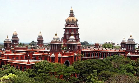 மதுவில் விஷம் கலந்து கணவரை கொலை செய்ததாக மனைவிக்கு விதிக்கப்பட்ட ஆயுள் தண்டனை ரத்து