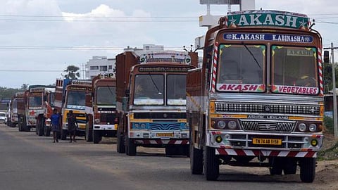 குவாரிகளை திறக்க வலியுறுத்தி ஆக.8-ல் ஆர்ப்பாட்டம்: தமிழ்நாடு மணல் லாரி உரிமையாளர்கள் சங்கம்