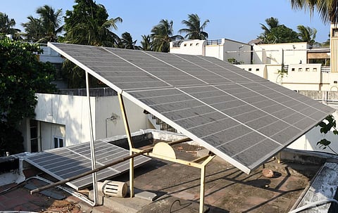 13,560 வீடுகளில் சூரியசக்தி மின்நிலையங்கள் அமைப்பு