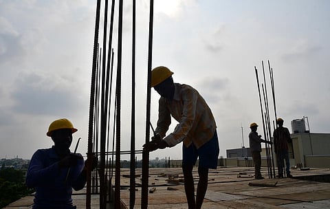 மனை, கட்டுமான பிரிவுகளுக்கான கட்டணங்கள் மாற்றியமைப்பு: ஒழுங்குமுறை ஆணையம் நடவடிக்கை