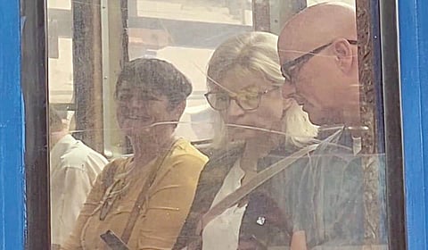 நீலகிரி மலை ரயிலில் பயணம் செய்த ஜெர்மனி நாட்டு விமானப்படை தலைமை தளபதி இங்கோ கெர்ஹார்ட்ஸ் மற்றும் அதிகாரிகள்.