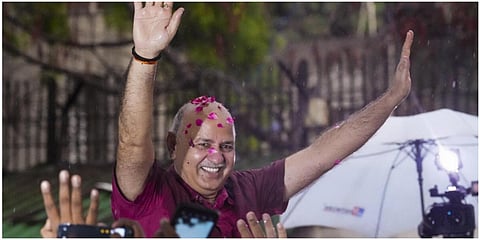 உச்ச நீதிமன்ற உத்தரவைத் தொடர்ந்து திஹார் சிறையில் இருந்து மணிஷ் சிசோடியா விடுதலை ஆனார்.