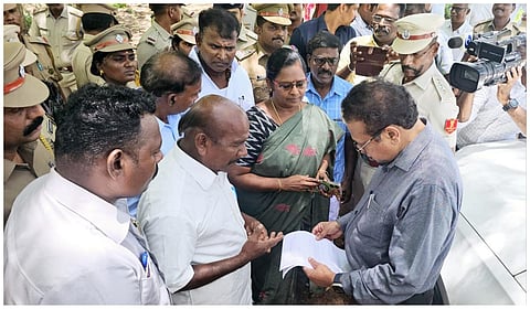 பொதுமக்கள் மனு