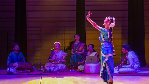 13 வயதில் பரதநாட்டிய அரங்கேற்றம்: சீன சிறுமி சாதனை