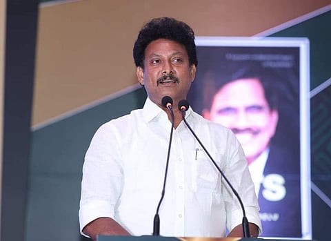 தயாரிப்பு செலவை ஈடுகட்டவே பாடப் புத்தகங்கள் விலை உயர்வு: அமைச்சர் அன்பில் மகேஸ் விளக்கம்