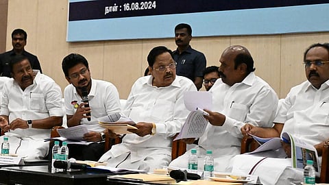 வெள்ளத்தடுப்பு பணி மாதிரி பயிற்சிகள் நடத்த வேண்டும்: சென்னை மாநகராட்சி அதிகாரிகளுக்கு அமைச்சர்கள் அறிவுறுத்தல்