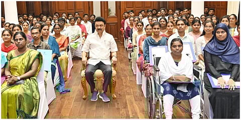 தமிழக அரசின் பல்வேறு துறைகளின் சார்பில் தேர்வு செய்யப்பட்டவர்கள் மற்றும் வாரிசுதாரர்களுக்கு முதல்வர் ஸ்டாலின் பணி நியமன ஆணைகளை வழங்கினார்.