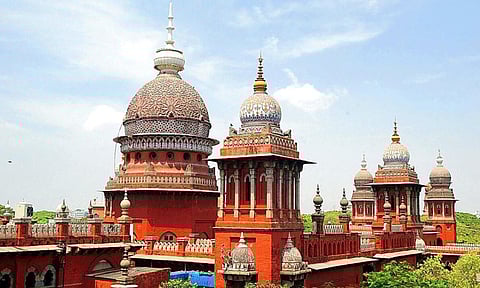 ஐகோர்ட் தடையாணை பெற்றது போல போலி உத்தரவு தயாரித்து மோசடி: மூவருக்கு 6 மாதம் சிறை