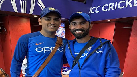 தோனி மற்றும் தினேஷ் கார்த்திக் | கோப்புப்படம்