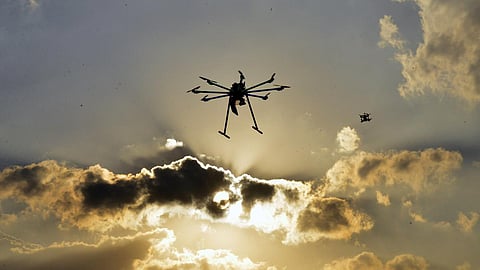 பாகிஸ்தான் எல்லைக்குள் விழுந்த இந்திய ராணுவத்தின் மினி ட்ரோன்