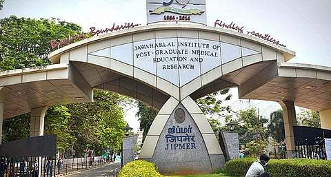 ஜிப்மரில் மருத்துவ சேர்க்கை கலந்தாய்வு தொடக்கம்: உறுதி மொழி பத்திரம் சமர்ப்பிக்க உத்தரவு