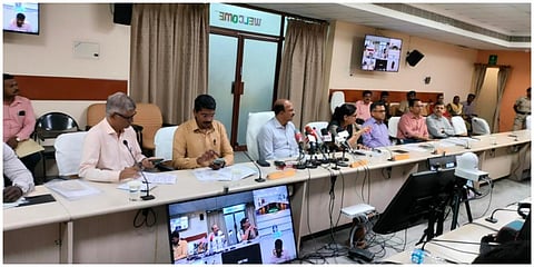 சென்னையில் உள்ள தலைமை அலுவலகத்தில் நடந்த செய்தியாளர்கள் சந்திப்பில் தெற்கு ரயில்வே அதிகாரிகள் கலந்துகொண்டனர்.