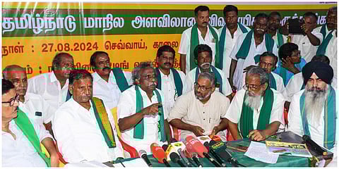 திருச்சியில் கூட்டாக செய்தியாளர்களைச் சந்தித்த ஐக்கிய விவசாயிகள் சங்கத்தின் தமிழக கன்வீனர் பி.ஆர்.பாண்டியன், பி.அய்யாக்கண்ணு உள்ளிட்ட தலைவர்கள் | படங்கள்: ர.செல்வமுத்துகுமார்