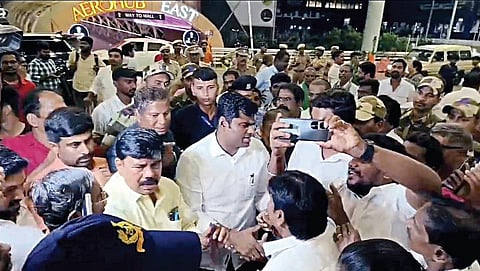 ஆக்ஸ்போர்டு பல்கலை.யில் சர்வதேச அரசியல் கல்வி பயில லண்டன் புறப்பட்டு சென்றார் அண்ணாமலை