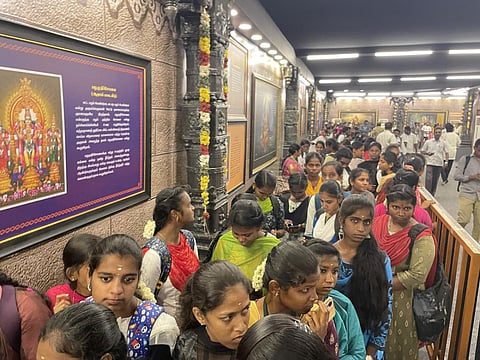 பழநி முத்தமிழ் முருகன் மாநாட்டு கண்காட்சி நிறைவு நாள்: குவியும் பள்ளி, கல்லூரி மாணவர்கள்