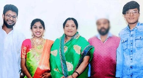 உதகையில் இளம் பெண்ணுக்கு சயனைடு கொடுத்து கொலை: கணவர், மாமியார் உட்பட 4 பேர் கைது