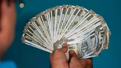 பொறியியல் படிப்புகளுக்கான மாணவர் சேர்க்கை: 7.5% ஒதுக்கீட்டில் கூடுதல் கட்டணம் வசூலிப்பதாக புகார்