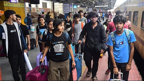 ஆந்திராவின் ராயனபாடு ரயில் நிலையத்தில் கனமழை எதிரொலி: சென்னை - ஹஸ்ரத் நிஜாமுதீன் ரயில் உட்பட 4 விரைவு ரயில்கள் ரத்து