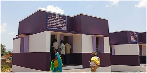 மதுரை அருகே மொக்கத்தான்பாறை கிராமத்தில் மலைவாழ் மக்களுக்காக கட்டப்பட்டுள்ள வீடுகள்