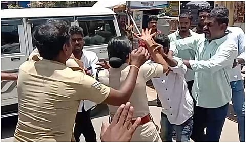 அருப்புக்கோட்டையில் பெண் டிஎஸ்பி தாக்கப்பட்ட சம்பவம்: 8 பேர் மீது 9 பிரிவுகளில் வழக்கு