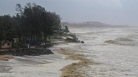 கடலோர ஒழுங்குமுறை மண்டல விதிகளை மீறும் கட்டிடங்கள் மீது நடவடிக்கை: நெறிமுறைகள் என்னென்ன?