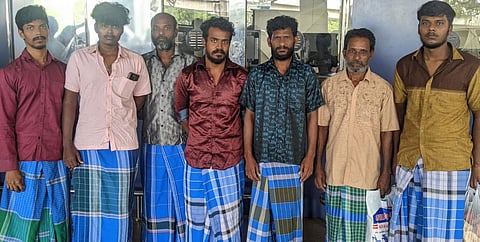 தாயகம் திரும்பிய 7 தமிழக மீனவர்கள்.