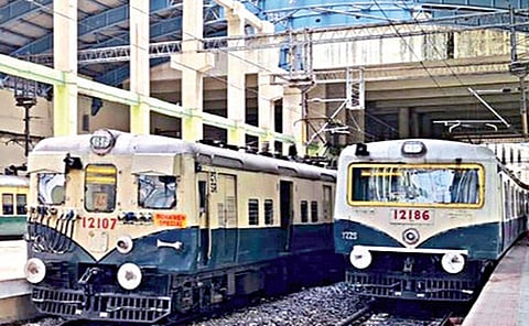 சென்னை - வேளச்சேரி ரயில் நிலையத்தில் மூடப்பட்ட உணவகத்தை திறப்பது எப்போது?