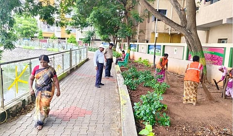 மாநகராட்சியின் 871 பூங்காக்களில் தீவிர தூய்மைப்பணி: குறைகளை கண்டறிந்து தெரிவிக்க அதிகாரிகளுக்கு மேயர் அறிவுறுத்தல்