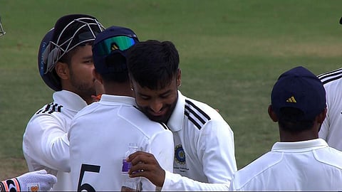 விக்கெட் வீழ்த்திய மானவ் சுதர்