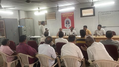 கோவை மாவட்ட தொழில் அமைப்புகளின் கூட்டமைப்பு (போசியா) ஆலோசனை கூட்டம் பாப்பநாயக்கன்பாளையத்தில் உள்ள வெட்கிரைண்டர் உற்பத்தியாளர்கள் சங்க அலுவலகத்தில் நடந்தது.