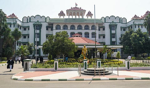 பட்டியலின மாணவர்களுக்கான ‘சிரஸ்தா’ தேர்வை பெருமளவில் விளம்பரப்படுத்த ஐகோர்ட் உத்தரவு