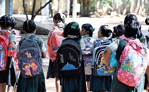 கோடிக்கணக்கான மாணவர்களின் கல்வி கனவுகளும் ரூ.573 கோடி பணமும்!