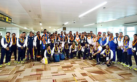 பாராலிம்பிக்கில் பதக்கம் வென்று தாயகம் திரும்பியவர்களுக்கு டெல்லி விமான நிலையத்தில் உற்சாக வரவேற்பு அளிக்கப்பட்டது.