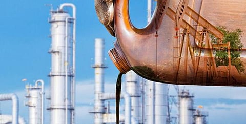 கச்சா எண்ணெய் விலை சரிவு: பெட்ரோல், டீசல் விலையை லிட்டருக்கு ரூ.14 குறைக்க அன்புமணி வலியுறுத்தல்