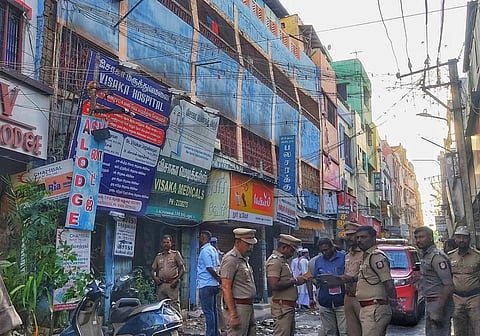 விபத்துக்குள்ளான விசாகா மகளிர் விடுதி | படம்: கிருஷ்ணமூர்த்தி