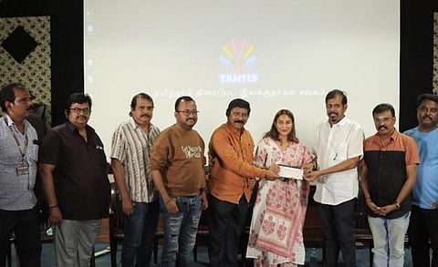 இயக்குநர் சங்கத்துக்கு ஐஸ்வர்யா ரஜினிகாந்த் நிதியுதவி