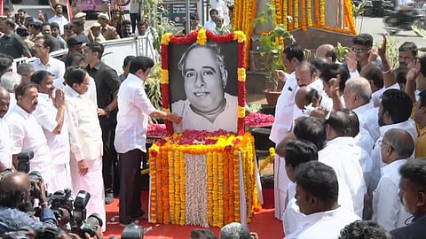 “ஒரு இனத்தின் அரசாக செயல்பட நம்மை ஆளாக்கிய பெருந்தகை” - அண்ணா பிறந்தநாள்; முதல்வர் ட்வீட்