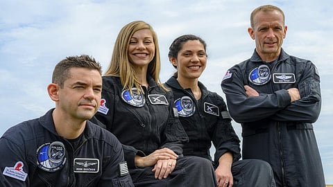 பூமிக்கு திரும்பிய ஸ்பேஸ் எக்ஸ் சுற்றுலா விண்கலம்!