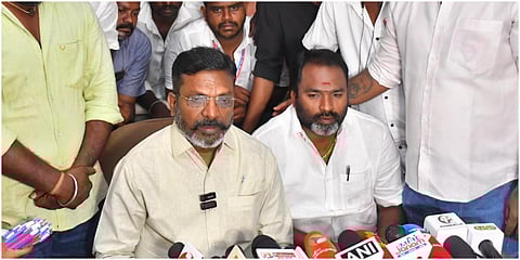 வேலூரில் விசிக தலைவர் திருமாவளவன் செய்தியாளர்களைச் சந்தித்தார்.