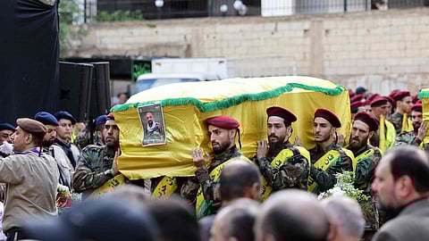 லெபனானில் பேஜர் வெடிப்பில் உயிரிழந்த ஹிஸ்புல்லா அமைப்பைச் சேர்ந்தவரின் இறுதிச் சடங்கு