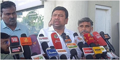 மதுரை விமான நிலையத்தில் ராமநாதபுரம் தொகுதி எம்பி நவாஸ் கனி செய்தியாளர்களை சந்தித்தார்.