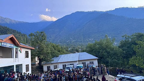 ஜம்மு காஷ்மீரில் 26 தொகுதிகளில் 2-ம் கட்ட வாக்குப்பதிவு தொடங்கியது